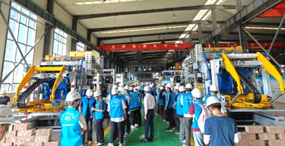 Integreiddio Diwydiant-Addysg yn Tanio Momentwm Newydd ar gyfer Gweithgynhyrchu Clyfar